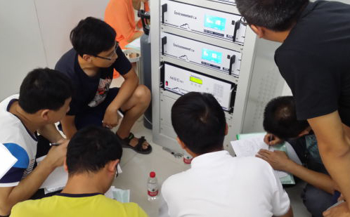 空气质量监测站的人员培训与设备管理